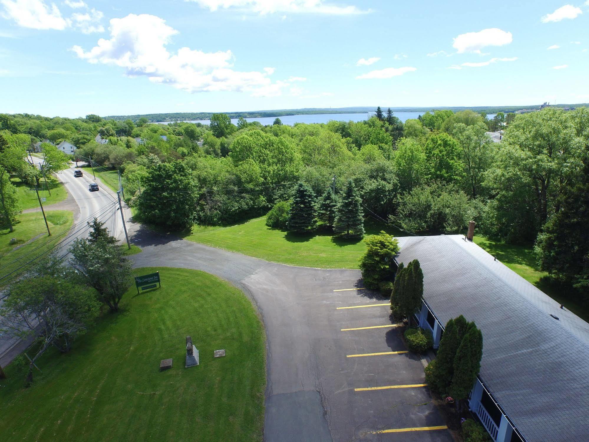 Lionstone Inn Motel & Cottages Pictou Ngoại thất bức ảnh