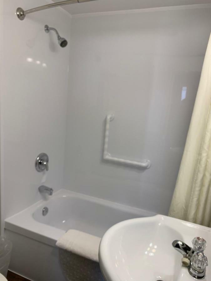 Lionstone Inn Motel & Cottages Pictou Ngoại thất bức ảnh